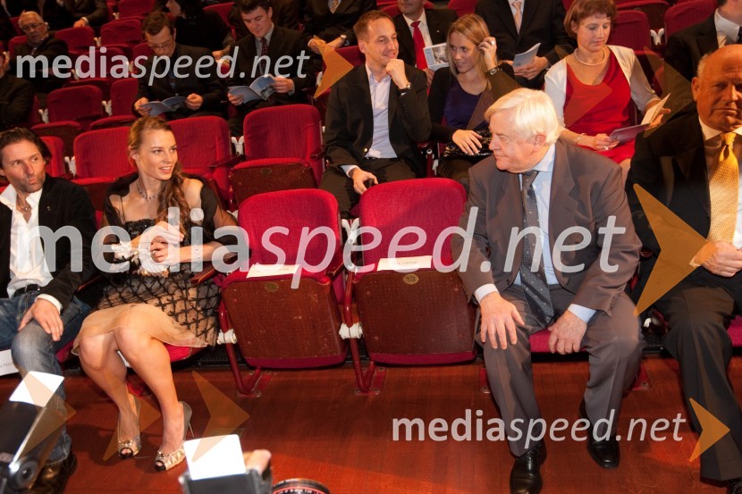 Tina Maze, smučarka in športnica leta 2010 in Milan Kučan nekdanji predsednik republike SlovenijeŠportnika leta 2010 sta Tina Maze in Dejan Zavec