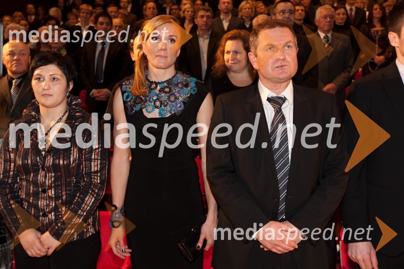 Lucija Polavder, slovenska judoistka, Petra Majdič, smučarska tekačica in Matjaž Kek, selektor slovenske nogometne reprezentanceŠportnika leta 2010 sta Tina Maze in Dejan Zavec