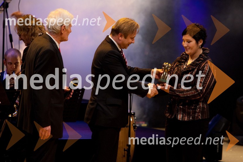 Saša Rudolf, novinar, Peter Kukovica, predsednik Atletske zveze Slovenije in Lucija Polavder, slovenska judoistkaŠportnika leta 2010 sta Tina Maze in Dejan Zavec