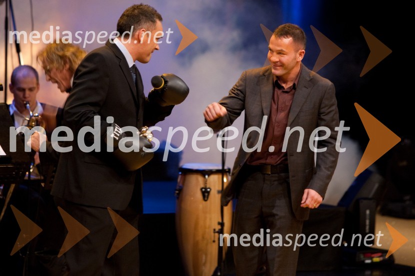 Gašper Bolhar, novinar in Dejan Zavec, boksar in športnik leta 2010
Športnika leta 2010 sta Tina Maze in Dejan Zavec