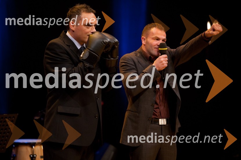 Gašper Bolhar, novinar in Dejan Zavec, boksar in športnik leta 2010
Športnika leta 2010 sta Tina Maze in Dejan Zavec