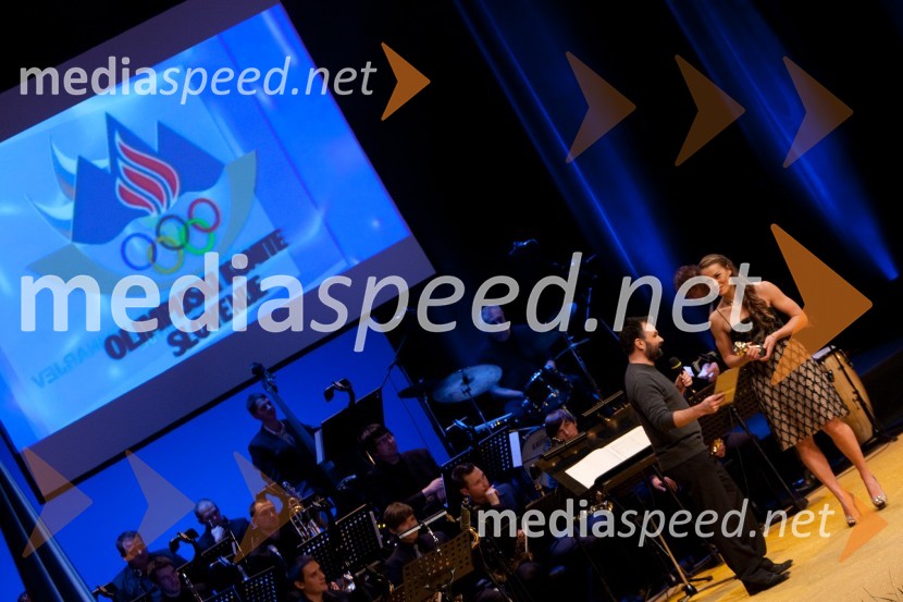 Aleš Smrekar, urednik športnega programa na Radiu Slovenija ter Tina Maze, smučarka in športnica leta 2010
Športnika leta 2010 sta Tina Maze in Dejan Zavec