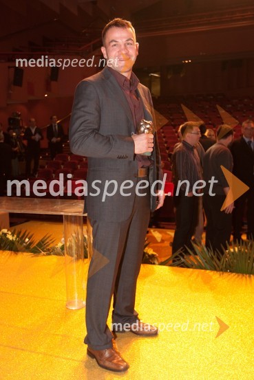 Dejan Zavec, boksar in športnik leta 2010Športnika leta 2010 sta Tina Maze in Dejan Zavec