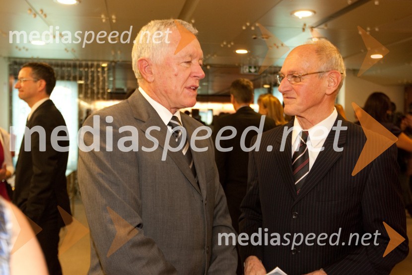 Tone Vogrinec, legenda slovenskega alpskega smučanja in nekdanji dolgoletni direktor alpskih smučarskih reprezentanc in Miro Cerar, nekdanji gimnastičar in predsednik Olimpijske akademije
Športnika leta 2010 sta Tina Maze in Dejan Zavec