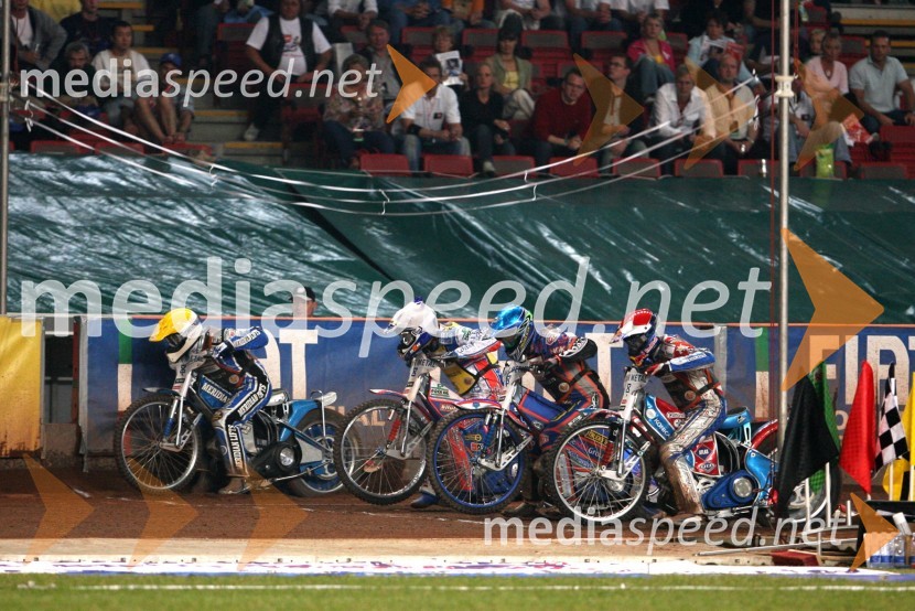 Hans Andersen (Danska), Jason Crump (Avstralija), Scott Nicholls (VBR) in Jaroslaw Hampel (Poljska) na startu 8.vožnje na VN DanskeSPEEDWAY GRAND PRIX, VN Danske 2006, dirka