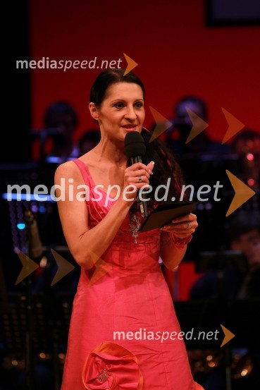 Uršula Majcen, športna novinarka in voditeljica prireditveŠportnika leta 2010 sta Tina Maze in Dejan Zavec