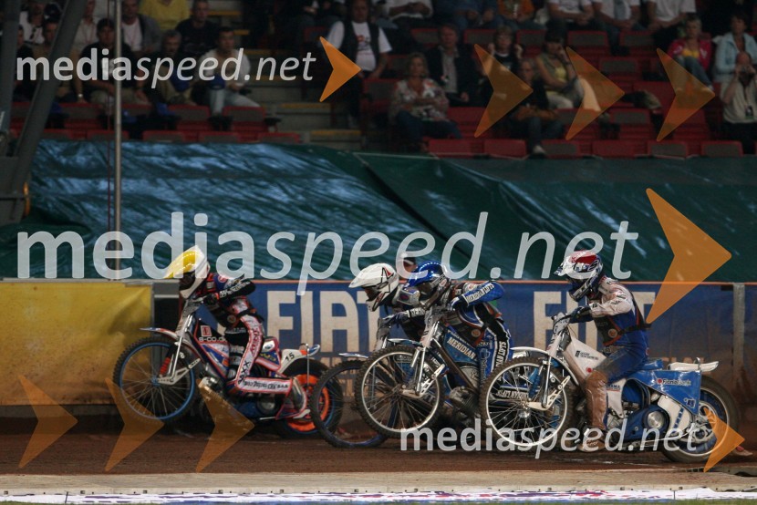Niels Kristian Iversen (Danska), Matej Žagar (Slovenija), Hans Andersen (Danska) in Nicki Pedersen (Danska) po startu 9.vožnje na VN DanskeSPEEDWAY GRAND PRIX, VN Danske 2006, dirka