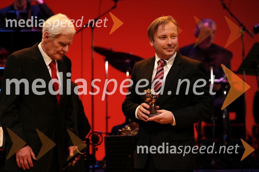 Saša Rudolf, novinar in Peter Kukovica, predsednik Atletske zveze SlovenijeŠportnika leta 2010 sta Tina Maze in Dejan Zavec