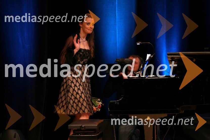 Tina Maze, smučarka in športnica leta 2010	 
Športnika leta 2010 sta Tina Maze in Dejan Zavec