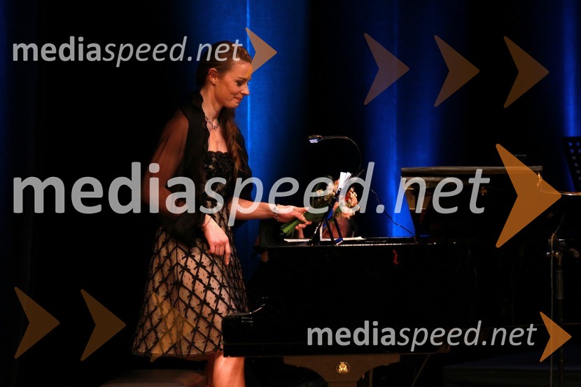 Tina Maze, smučarka in športnica leta 2010	 
Športnika leta 2010 sta Tina Maze in Dejan Zavec