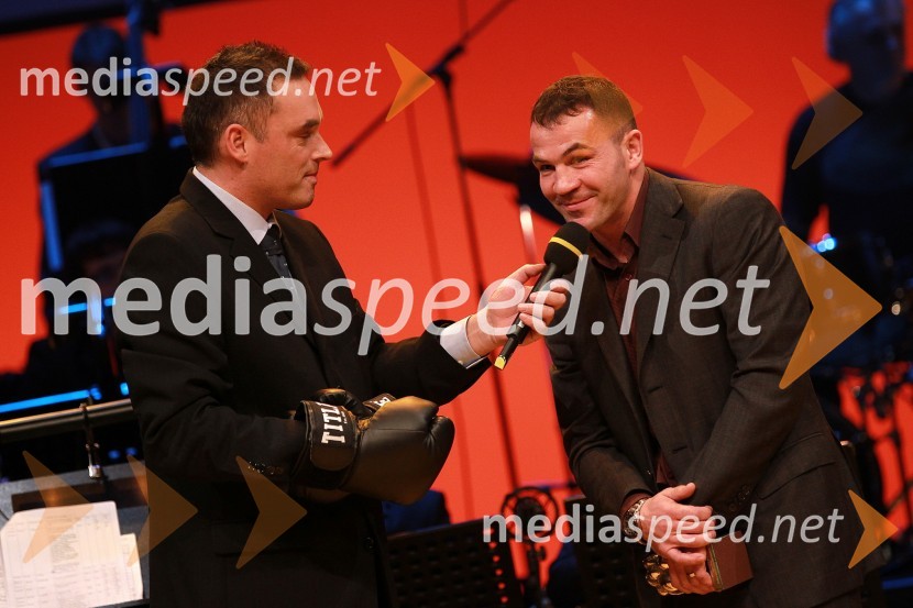 Gašper Bolhar, novinar in Dejan Zavec, boksar in športnik leta 2010Športnika leta 2010 sta Tina Maze in Dejan Zavec