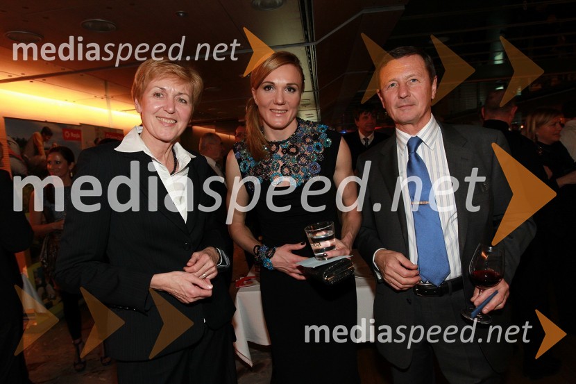 Cvetka Selšek, predsednica uprave SKB, soprog Jernej Kosmač, DZS in Petra Majdič, smučarska tekačicaŠportnika leta 2010 sta Tina Maze in Dejan Zavec