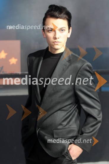 Matej Hribernik, manekenModna revija Urške Čepin