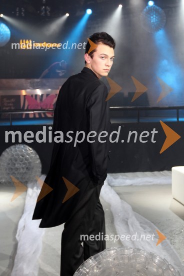 Matej Hribernik, manekenModna revija Urške Čepin