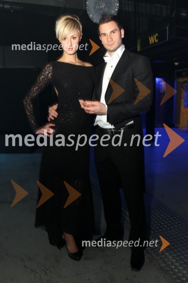 Tina Grebenšek, manekenka in Matej Kolakovič, manekenModna revija Urške Čepin