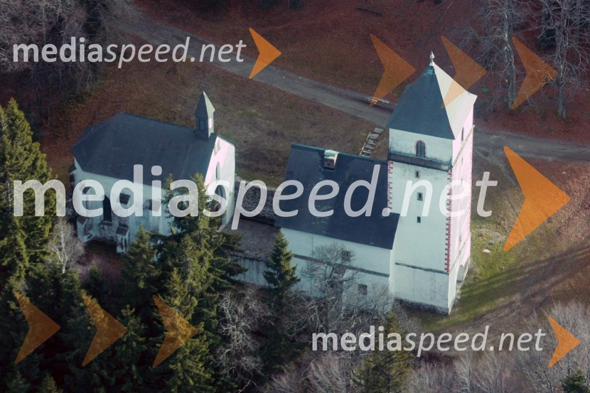 Cerkev Svetega Bolfenka na PohorjuMaribor in okolica iz zraka