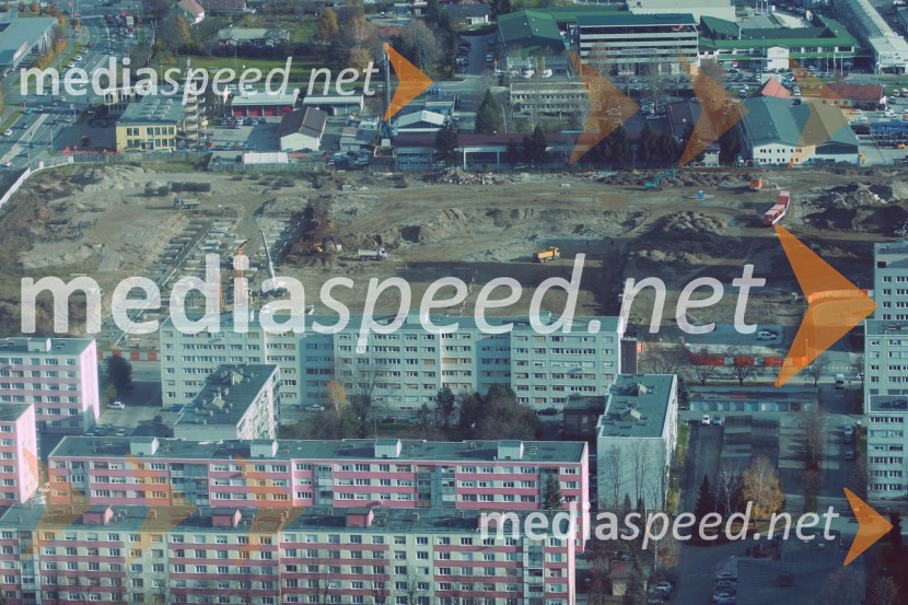 Gradbišče za Mercator Center TaborMaribor in okolica iz zraka