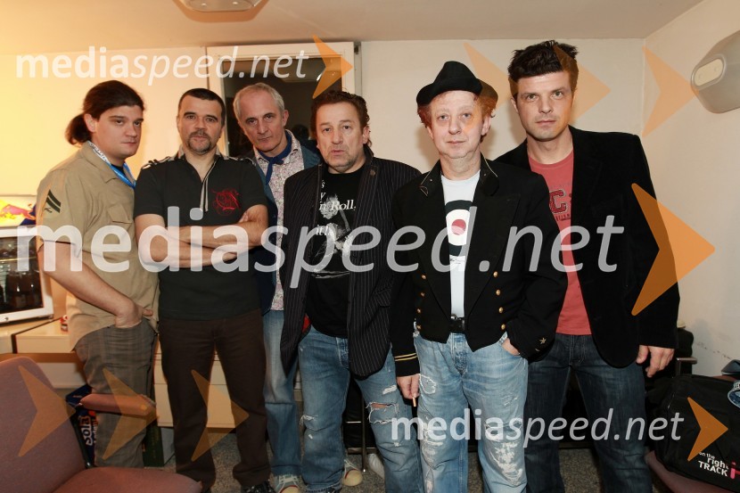 Člani skupine Prljavo kazališteTradicionalni božični koncert Prljavo kazalište