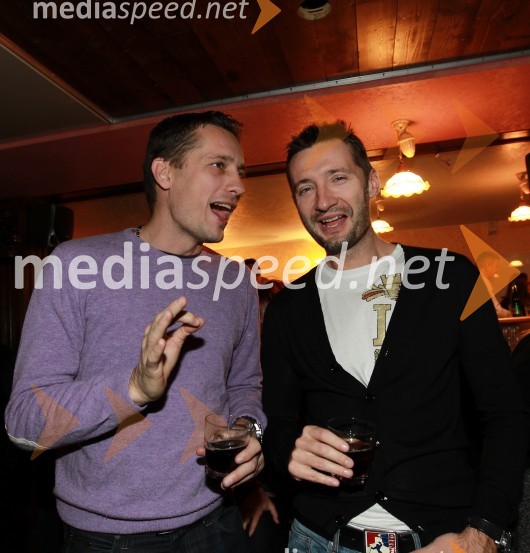 Sašo Pukl, košarkarski sodnik in Igor Šujica, direktor KBM Fineko d.o.o.Tradicionalni božični koncert Prljavo kazalište