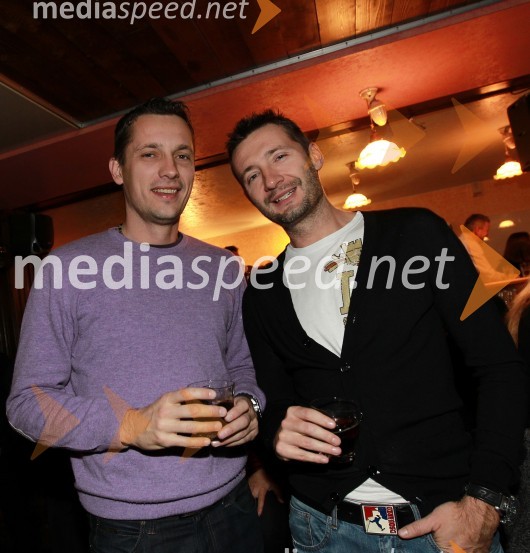 Sašo Pukl, košarkarski sodnik in Igor Šujica, direktor KBM Fineko d.o.o.Tradicionalni božični koncert Prljavo kazalište