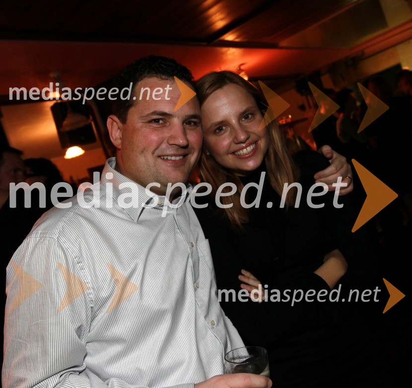 Damijan Koletnik, nekdanji direktor Dravskih elektrarn Maribor in njegova žena Sandra KoletnikTradicionalni božični koncert Prljavo kazalište