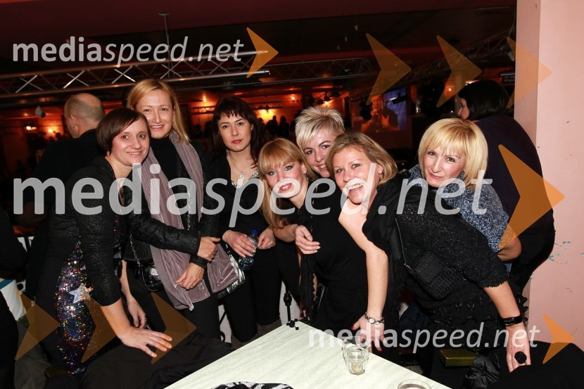 Jasmina Drevenšek, Ines Dolenc, Melita Bojič, Maja Verdonik, Biljana Krepek, Sabina Čeh-Černelič in Bojana FrasTradicionalni božični koncert Prljavo kazalište