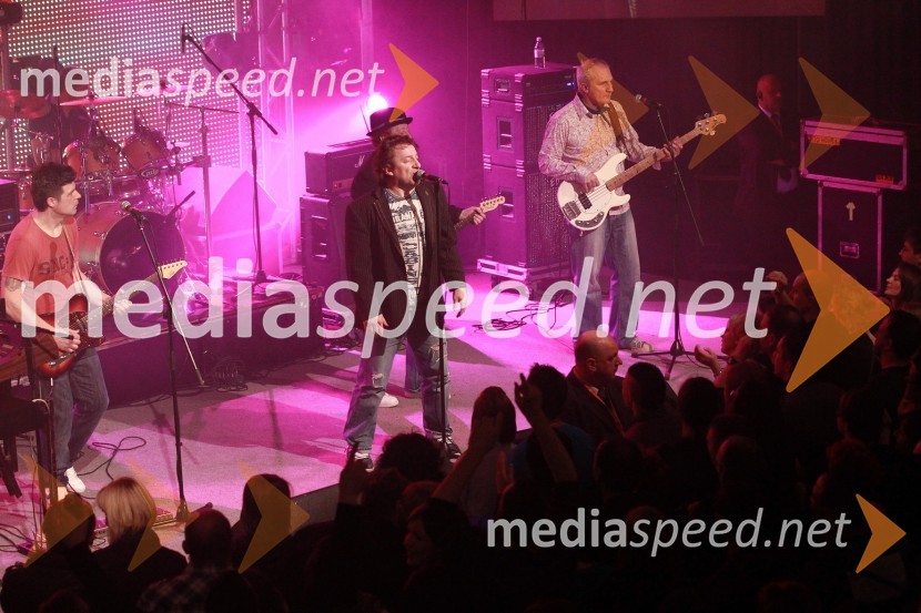 Člani skupine Prljavo kazališteTradicionalni božični koncert Prljavo kazalište