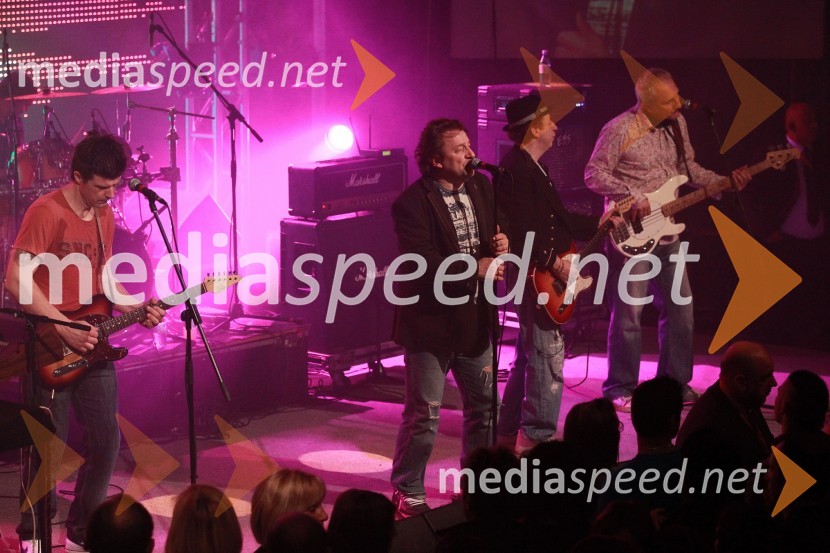 Člani skupine Prljavo kazališteTradicionalni božični koncert Prljavo kazalište