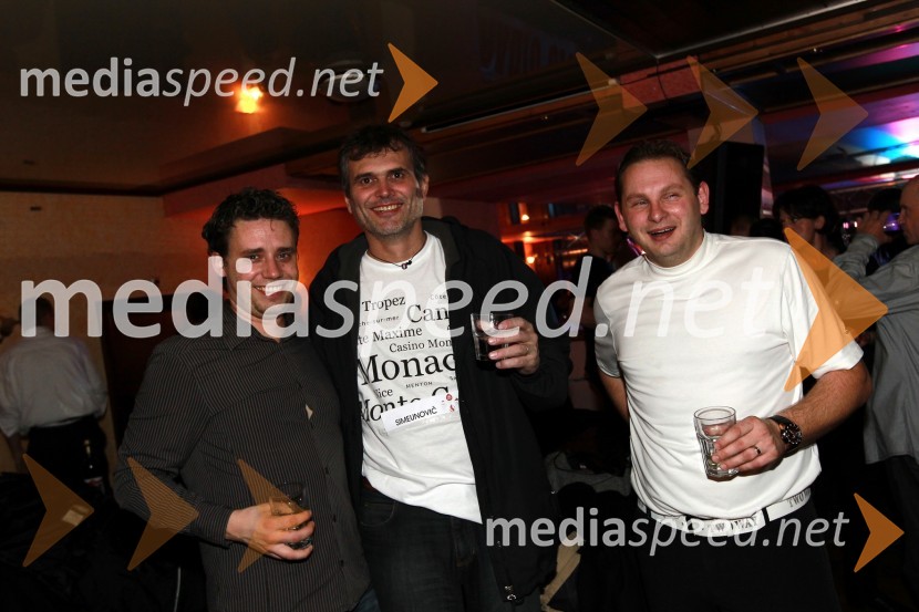 Gregor Lednik, Hopa, Marko Planinšec, član uprave Zavarovalnice Maribor in Mitja Korošec, HopaTradicionalni božični koncert Prljavo kazalište