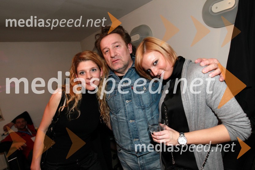 Anja Turk, Mladen Bodalec, vokalist skupine Prljavo kazalište in Špela JavernikTradicionalni božični koncert Prljavo kazalište