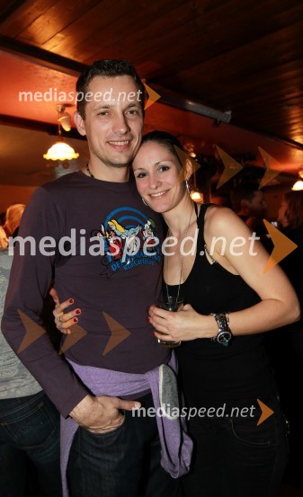 Sašo Pukl, košarkarski sodnik in soproga IzaTradicionalni božični koncert Prljavo kazalište