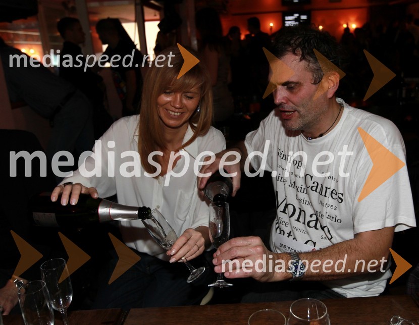 Marko Planinšec, član uprave Zavarovalnice Maribor in soproga MetkaTradicionalni božični koncert Prljavo kazalište