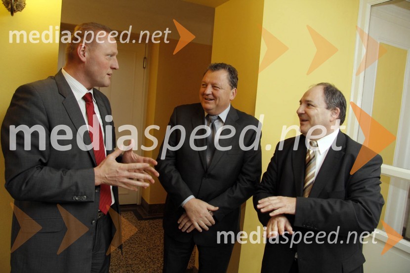 Miran Jurkošek, župan Občine Štore, Janko Turnšek, direktor podjetja Elektro Turnšek d.o.o. in ...Novoletni sprejem župana Mestne občine Celje Bojana Šrota