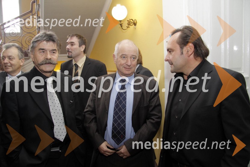 Srdjan Dzumhur, lastnik Avto hiše A2S, Vidko Gradišnik, lastnik podjetja Vigrad in Stane BožičnikNovoletni sprejem župana Mestne občine Celje Bojana Šrota