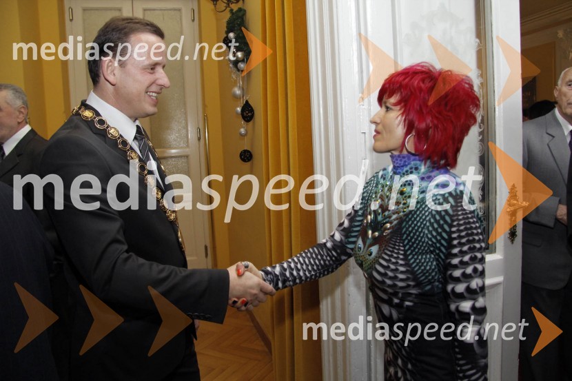 Bojan Šrot, župan Mestne občine Celje in Marijana Kolenko, ravnateljica Osnovne šole LavaNovoletni sprejem župana Mestne občine Celje Bojana Šrota