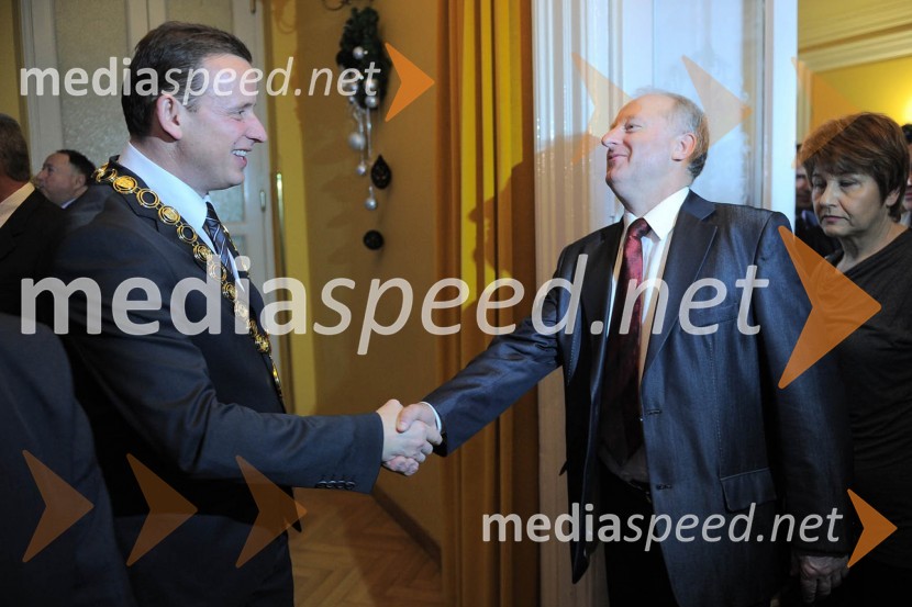Bojan Šrot, župan Mestne občine Celje in mag. Marjan Ferjanc, direktor Splošne bolnišnice CeljeNovoletni sprejem župana Mestne občine Celje Bojana Šrota