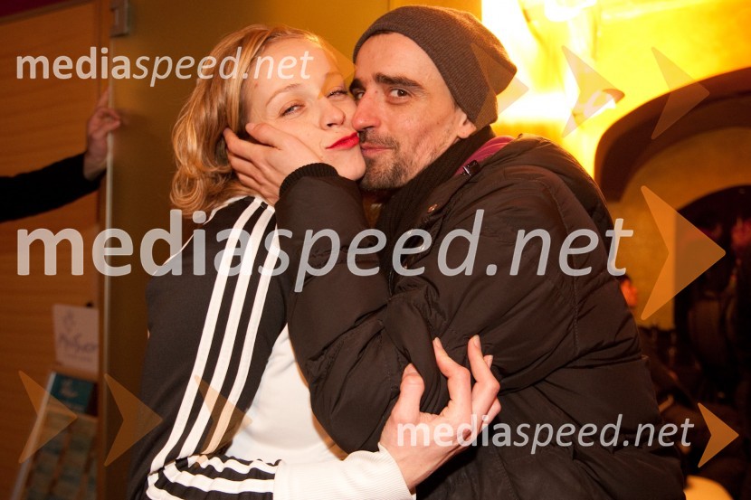 Leja Jurišić, igralka in Matej Kejžar, plesalecZofa, premiera v Mini teatru