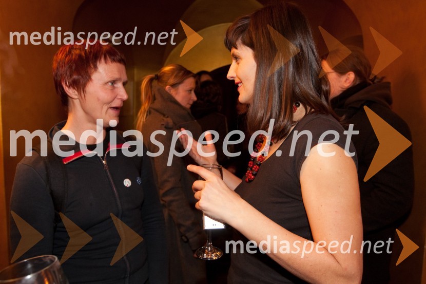 Suzana Koncut, prevajalka in Teja Reba, igralkaZofa, premiera v Mini teatru