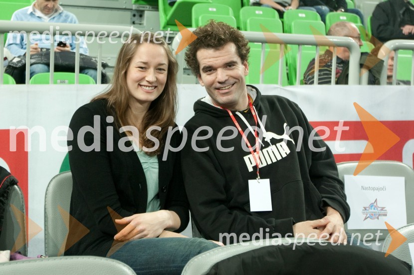 Peter Mankoč, plavalec in punca Triin Aljand, plavalkaDan slovenske košarke 2011
