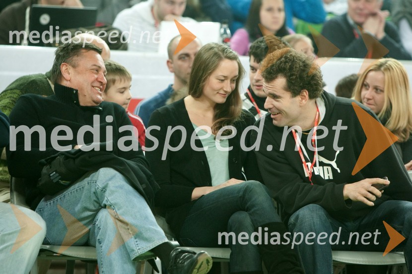 Zoran Jankovič, župan Mestne občine Ljubljana, Peter Mankoč, plavalec in punca Triin Aljand, plavalkaDan slovenske košarke 2011