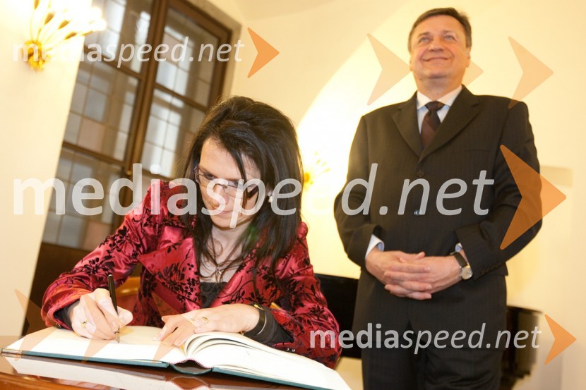Dr. Marinka Vovk, inovatorka ter nominiranka za Slovenko leta 2010 in Zoran Janković, župan mestne občine LjubljanaSlovenka leta 2010, sprejem pri županu Mestne občine Ljubljana