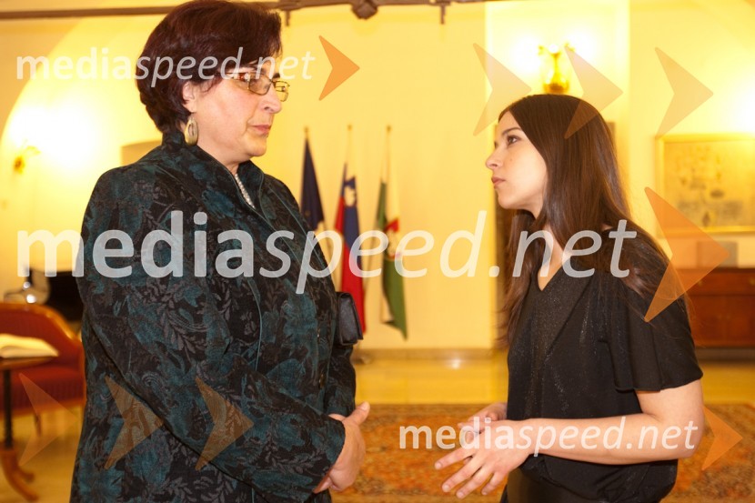 Marinka Cempre Turk, prostovoljna gasilka ter nominiranka za Slovenko leta 2010 in Severa Gjurin, likovnica in glasbenica ter nominiranka za Slovenko leta 2010Slovenka leta 2010, sprejem pri županu Mestne občine Ljubljana