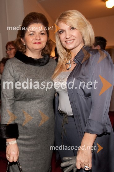 Milena Eber, Krznarstvo Eber in Helena Blagne Zaman, pevkaSlovenka leta 2010 je Petra Majdič - druženje pred dvorano SNG Drama Ljubljana