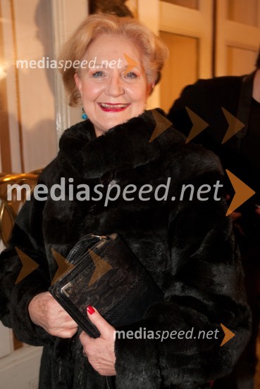 Jerca Mrzel, igralkaSlovenka leta 2010 je Petra Majdič - druženje pred dvorano SNG Drama Ljubljana