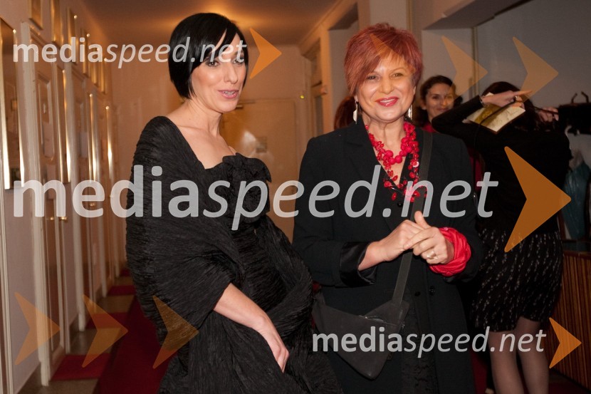 Melita Berzelak, glavna in odgovorna urednica revije Jana in Majda Širca, ministrica za kulturoSlovenka leta 2010 je Petra Majdič - druženje pred dvorano SNG Drama Ljubljana