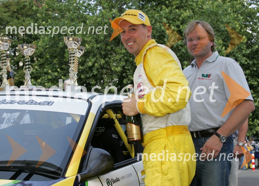 Andrej Jereb, voznik rallyja in Marko Škriba, vodja blagovne znamke Škoda v Sloveniji4. Rally Škoda Maribor 2006