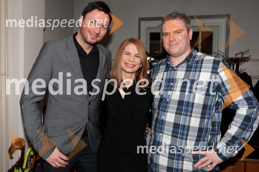 Robert Roškar, moderator na Radio 1, Eva Longyka, voditeljica in Miha Deželak, novinar na Radio 1Slovenka leta 2010 je Petra Majdič - druženje pred dvorano SNG Drama Ljubljana