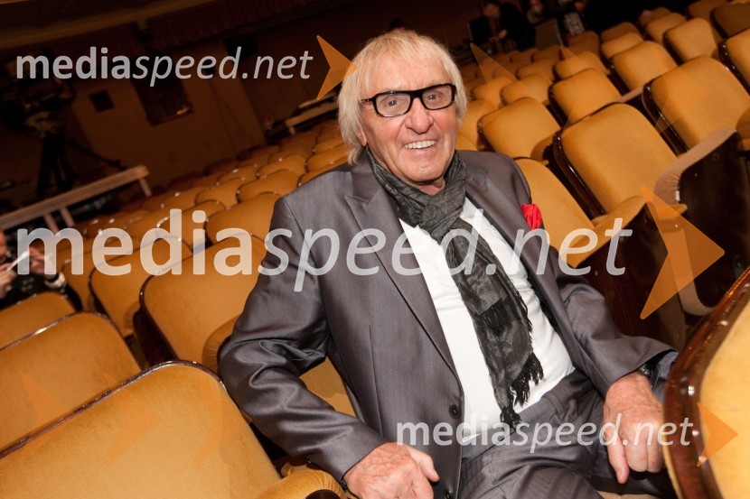 Tone Fornezzi Tof, novinarSlovenka leta 2010 je Petra Majdič - druženje pred dvorano SNG Drama Ljubljana