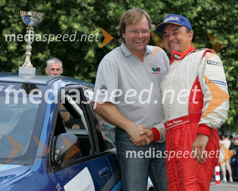 Marko Škriba, vodja avtomobilske znamke Škoda v Sloveniji in Darko Peljhan, voznik rallyja4. Rally Škoda Maribor 2006