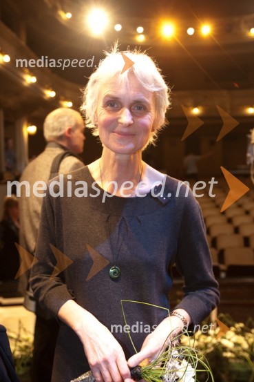 Maja Lupša, novinarka ter nominiranka za Slovenko leta 2010Slovenka leta 2010 je Petra Majdič - druženje pred dvorano SNG Drama Ljubljana